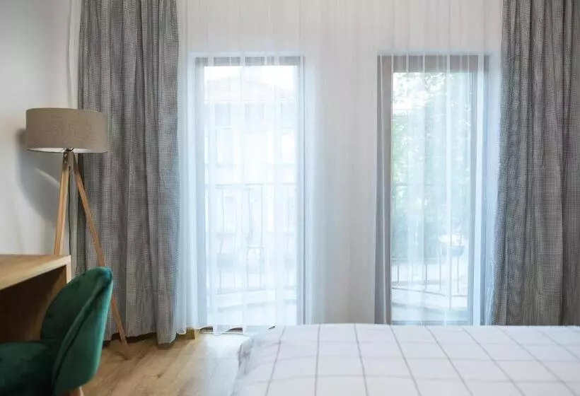 Deluxe Central Rooms
