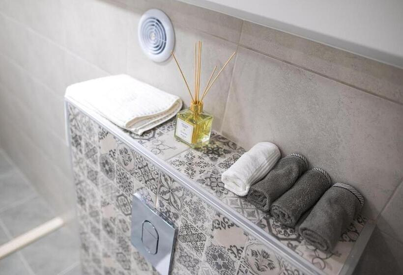 Deluxe Central Rooms