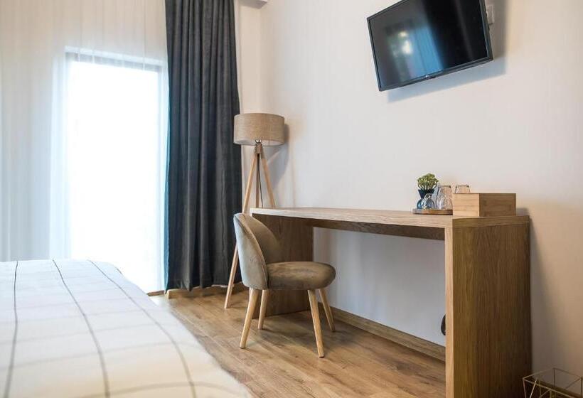 Deluxe Central Rooms