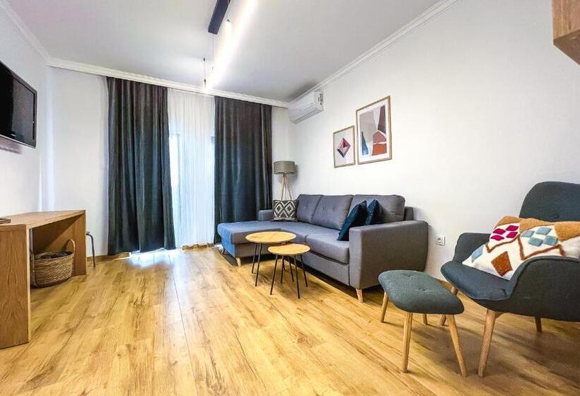 Deluxe Central Rooms