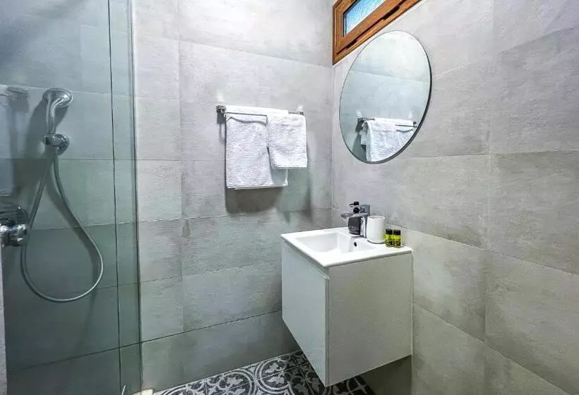 Deluxe Central Rooms