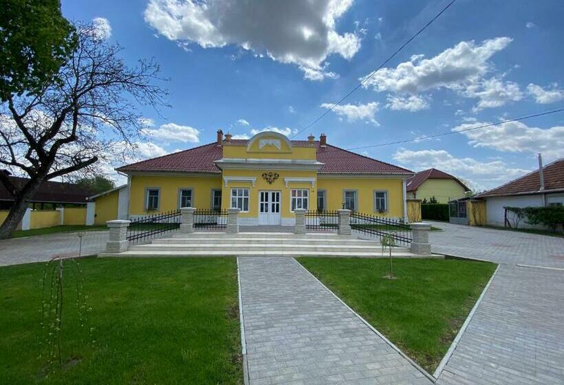 פנסיון Kúria Vendégház