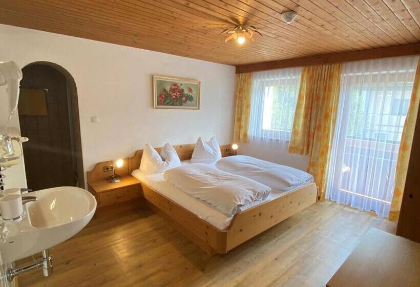 بنسيون Landhaus Staudacher