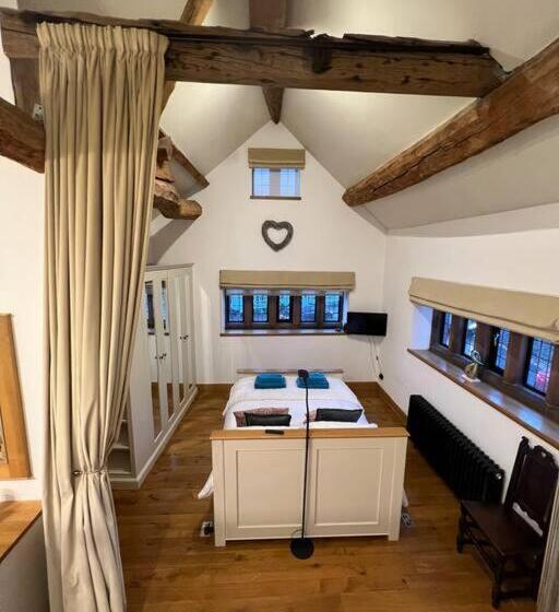 The Horners   Log Burner, Cheshire Village, Parking, Walks, Aga, Dogs