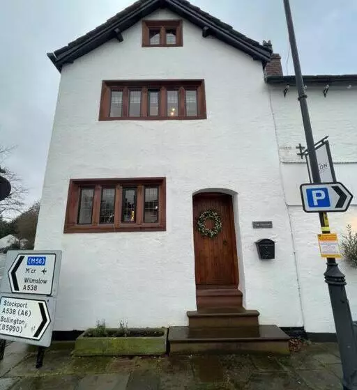 The Horners   Log Burner, Cheshire Village, Parking, Walks, Aga, Dogs