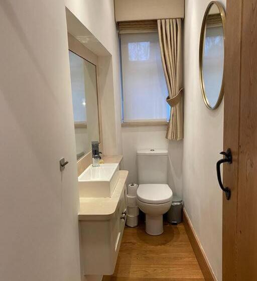 The Horners   Log Burner, Cheshire Village, Parking, Walks, Aga, Dogs