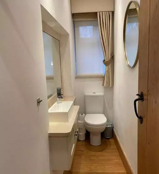 The Horners   Log Burner, Cheshire Village, Parking, Walks, Aga, Dogs