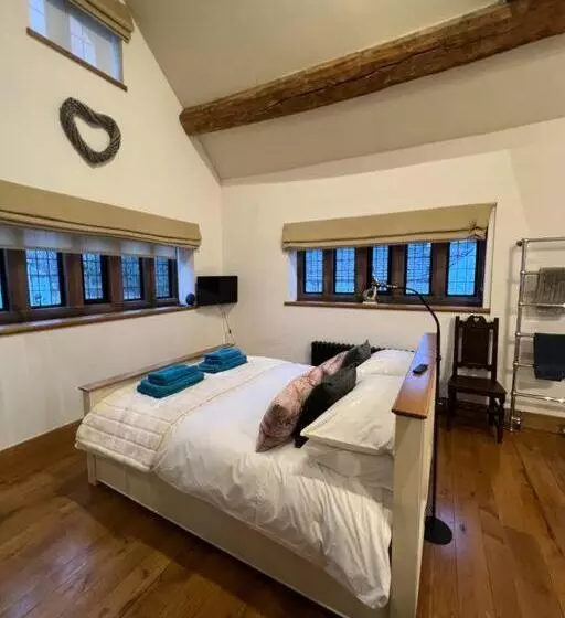 The Horners   Log Burner, Cheshire Village, Parking, Walks, Aga, Dogs