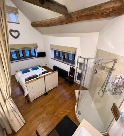 The Horners   Log Burner, Cheshire Village, Parking, Walks, Aga, Dogs