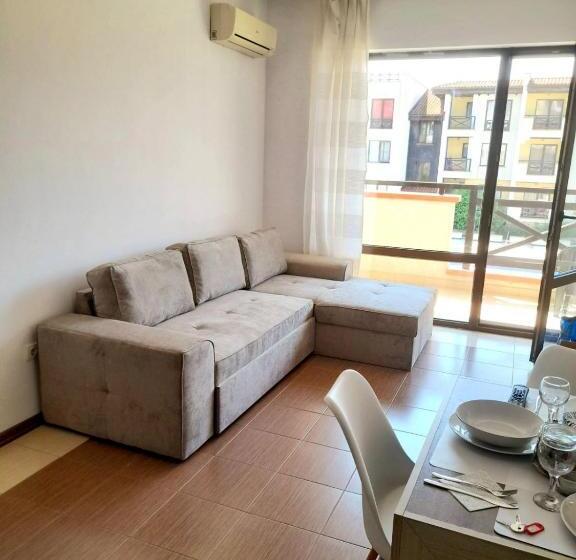 апартамент в комплекс свети никола плаж градина