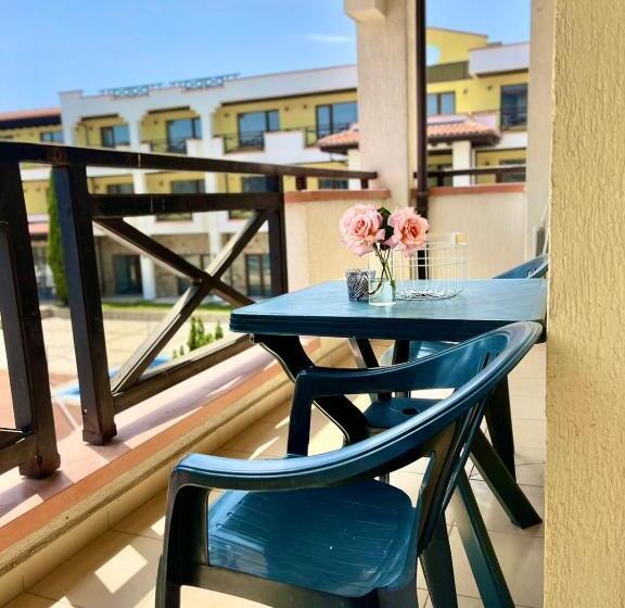 апартамент в комплекс свети никола плаж градина