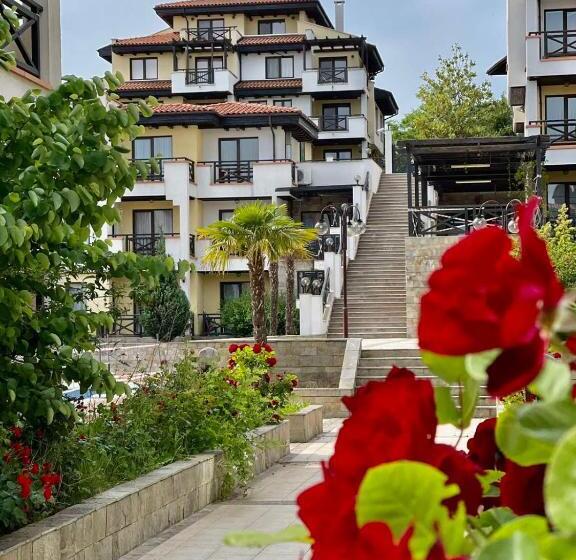 апартамент в комплекс свети никола плаж градина