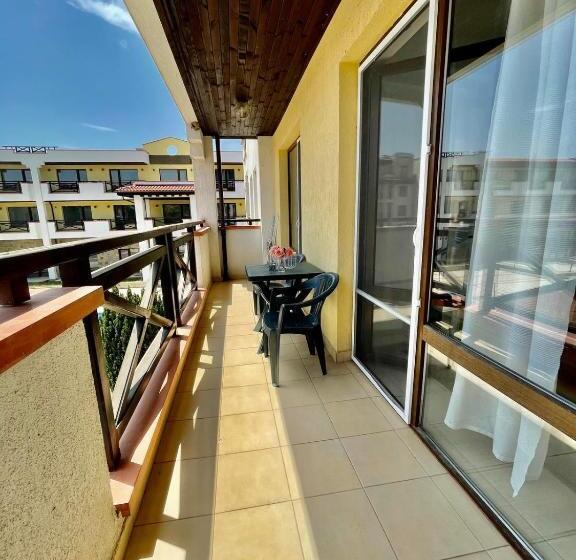 апартамент в комплекс свети никола плаж градина