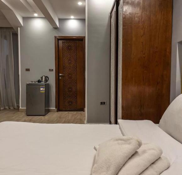 هاستل Queen Pyramids View