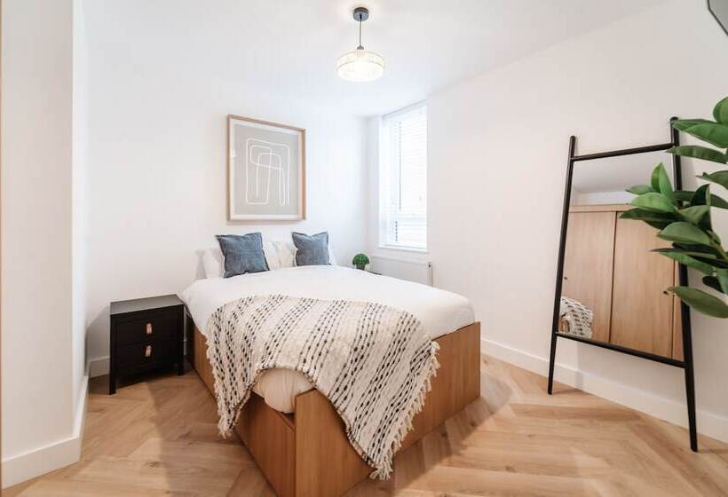 Royal House Luxury Apartments   Chester