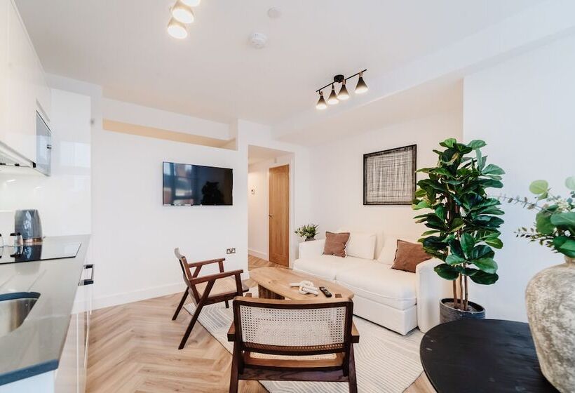 Royal House Luxury Apartments   Chester