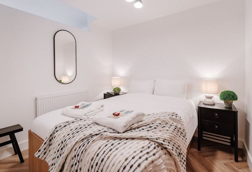 Royal House Luxury Apartments   Chester