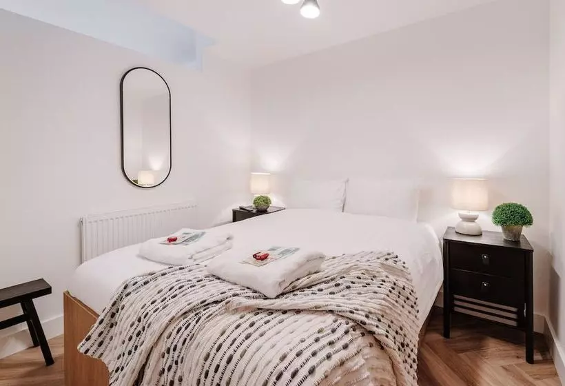 Royal House Luxury Apartments   Chester