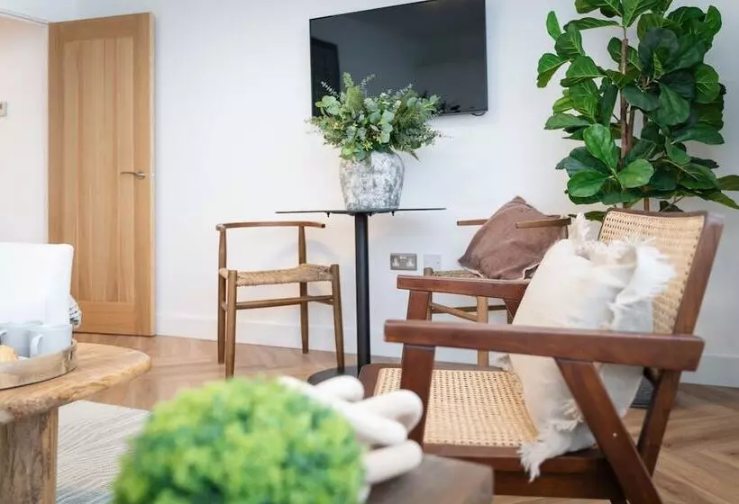 Royal House Luxury Apartments   Chester