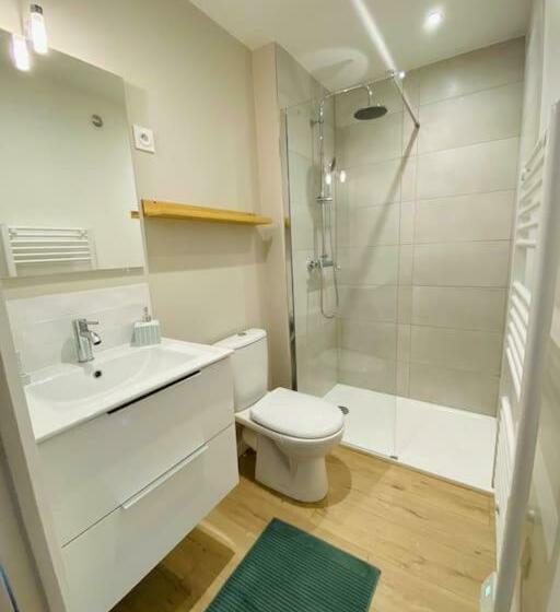 T2 Neuf Centre Village Collobrieres