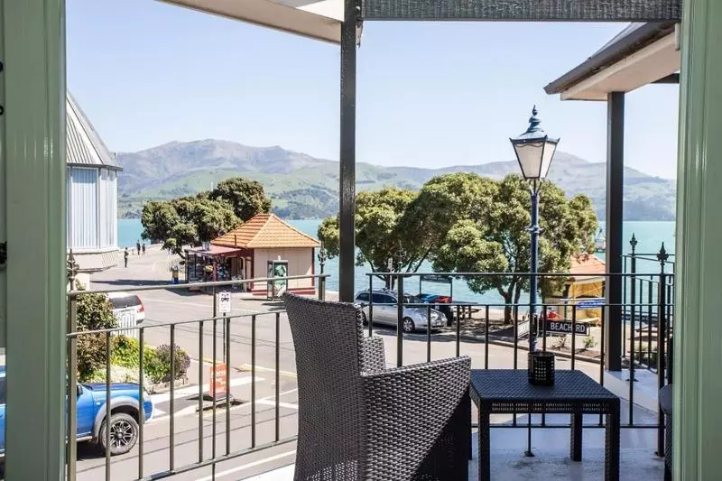 The Wharf Seaview Apartments By Avi