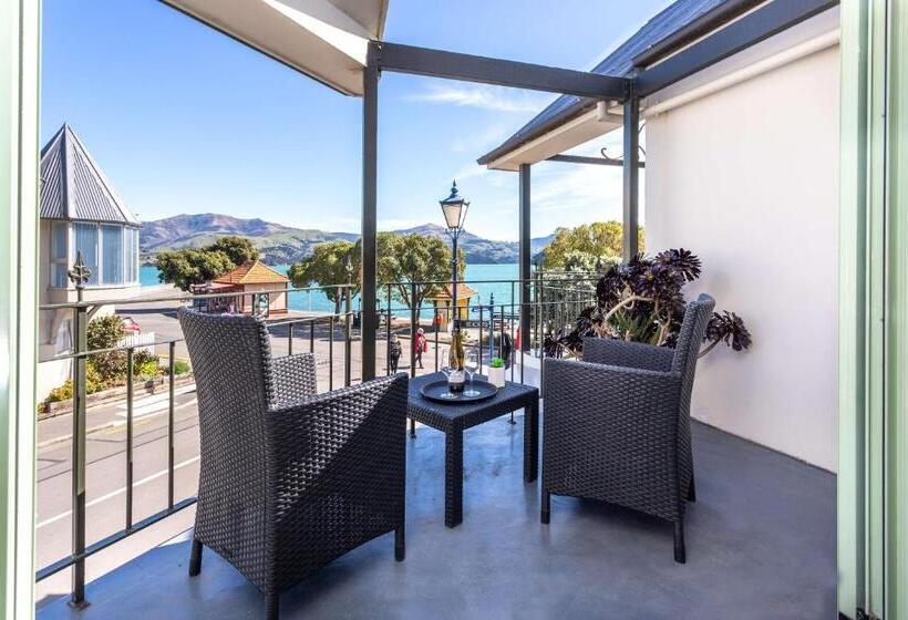 The Wharf Seaview Apartments By Avi