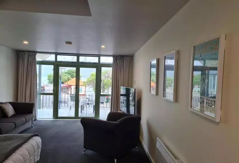 The Wharf Seaview Apartments By Avi