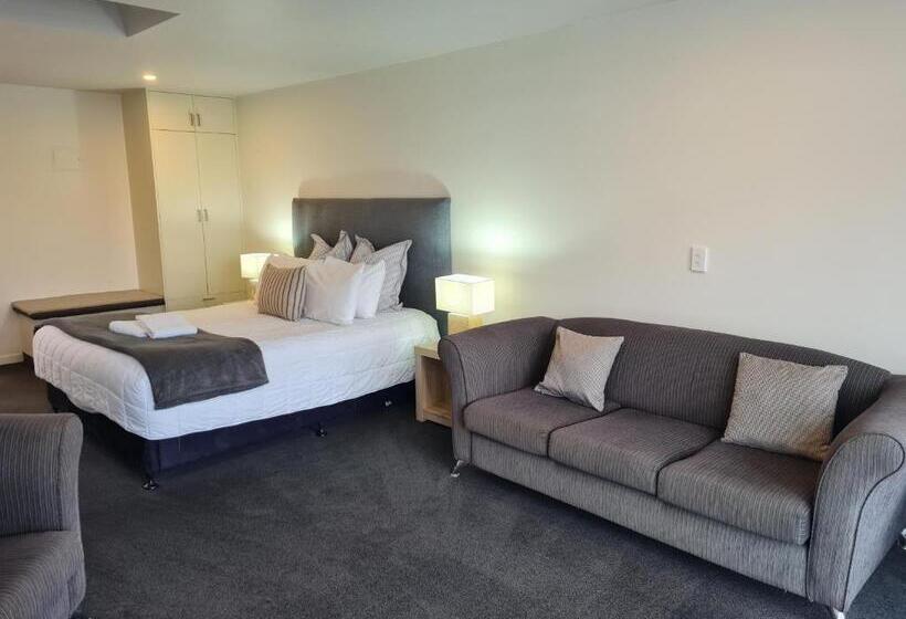 The Wharf Seaview Apartments By Avi