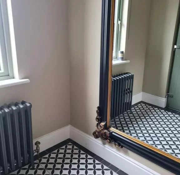 The Little White House