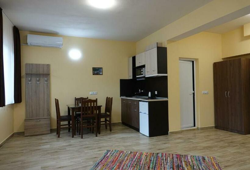 борник хил / Bornik Hill