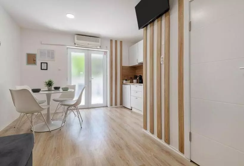 Apartments Malalu