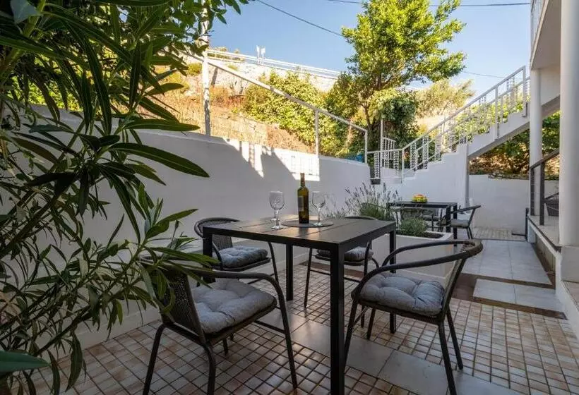 Apartments Malalu