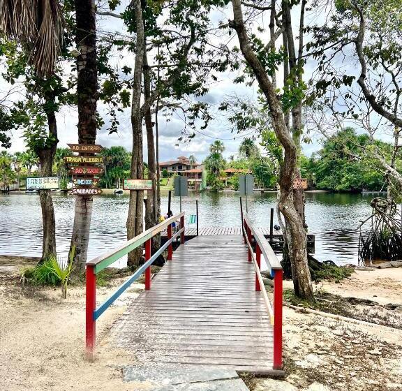 Casa Em Condomínio Agradável Com Fundo Pro Rio