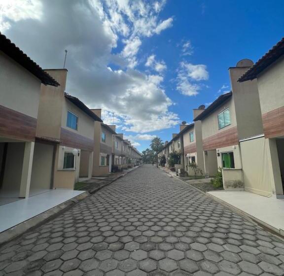 Casa Em Condomínio Agradável Com Fundo Pro Rio