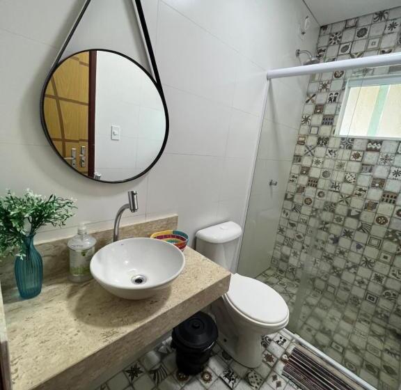 Casa Em Condomínio Agradável Com Fundo Pro Rio