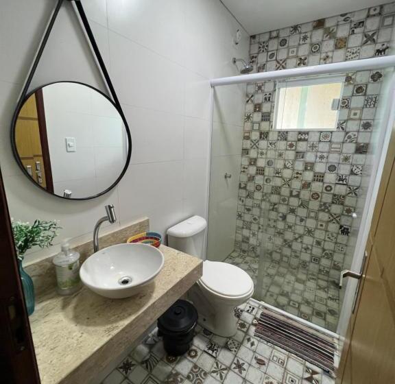 Casa Em Condomínio Agradável Com Fundo Pro Rio