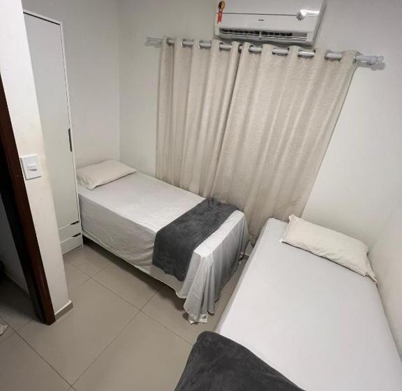 Casa Em Condomínio Agradável Com Fundo Pro Rio