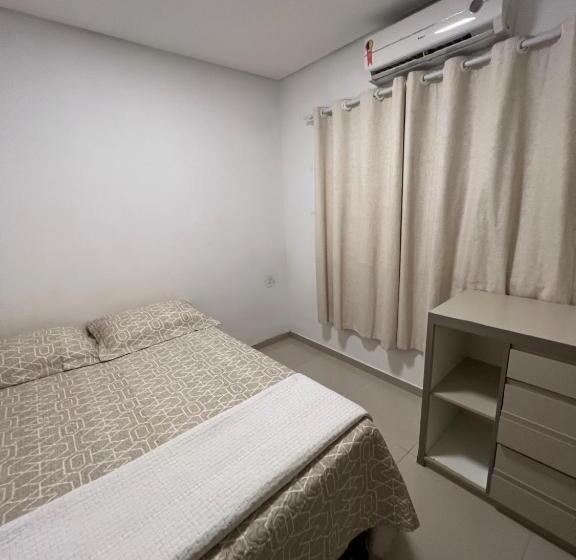 Casa Em Condomínio Agradável Com Fundo Pro Rio