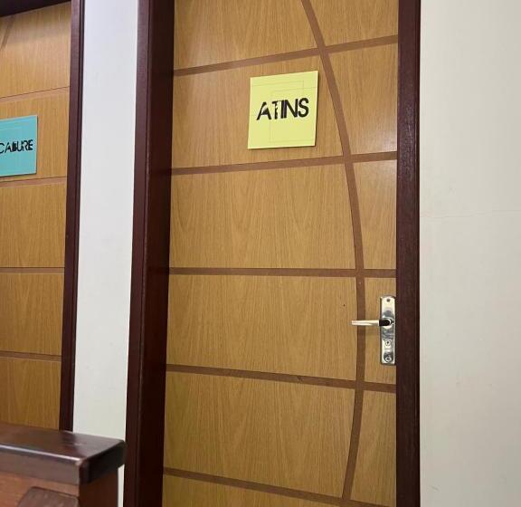 Casa Em Condomínio Agradável Com Fundo Pro Rio