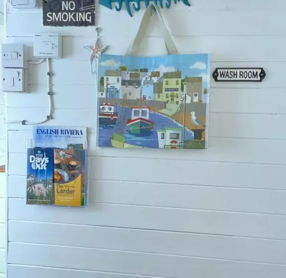 Harbour View Ground Floor Flat With Private Parking, Only 5 Mins Walk To Harbour