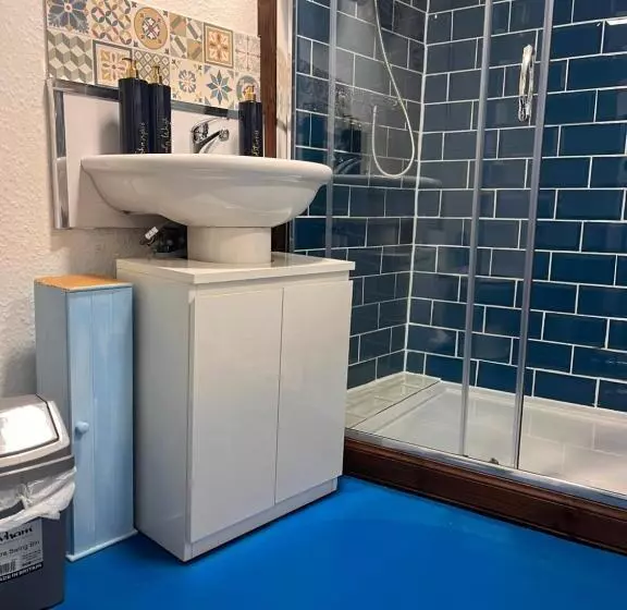 Harbour View Ground Floor Flat With Private Parking, Only 5 Mins Walk To Harbour