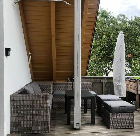 Homely Stay In A Modern Green Dream