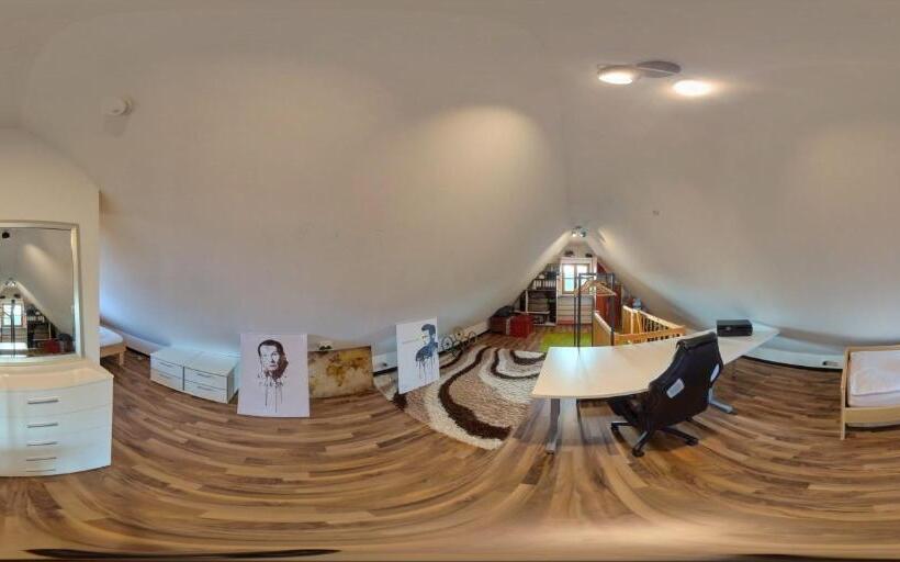 Homely Stay In A Modern Green Dream