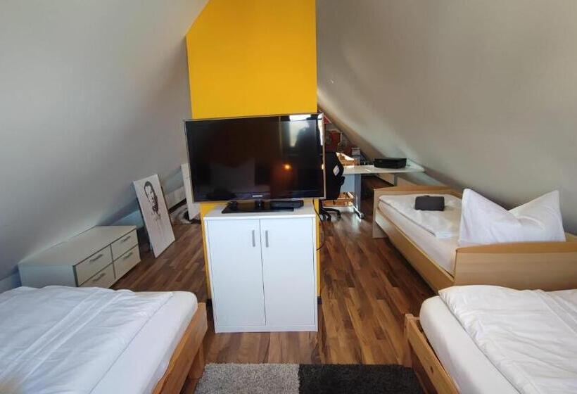 Homely Stay In A Modern Green Dream