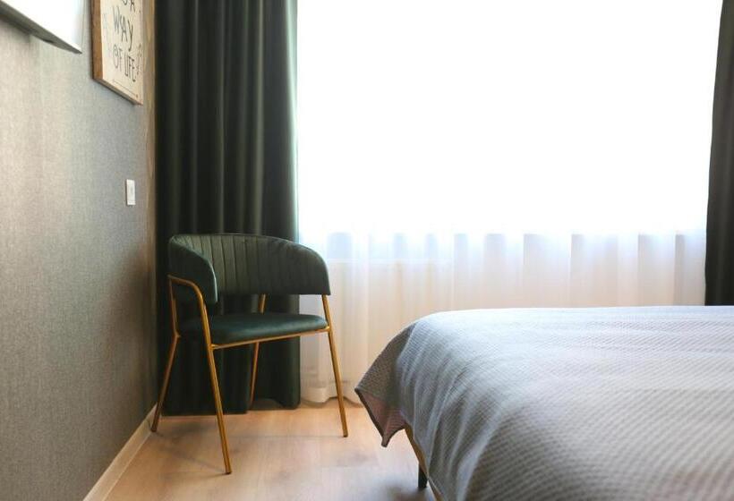 Modern 2 Room Apartment   Free Parking   Netflix