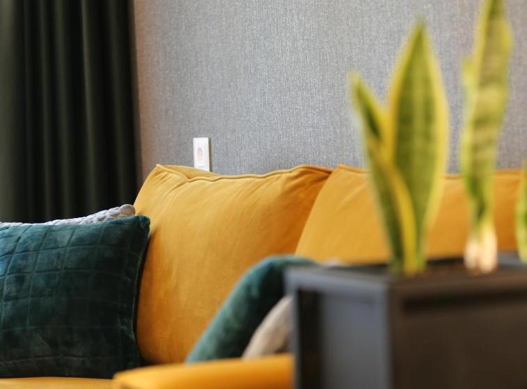 Modern 2 Room Apartment   Free Parking   Netflix