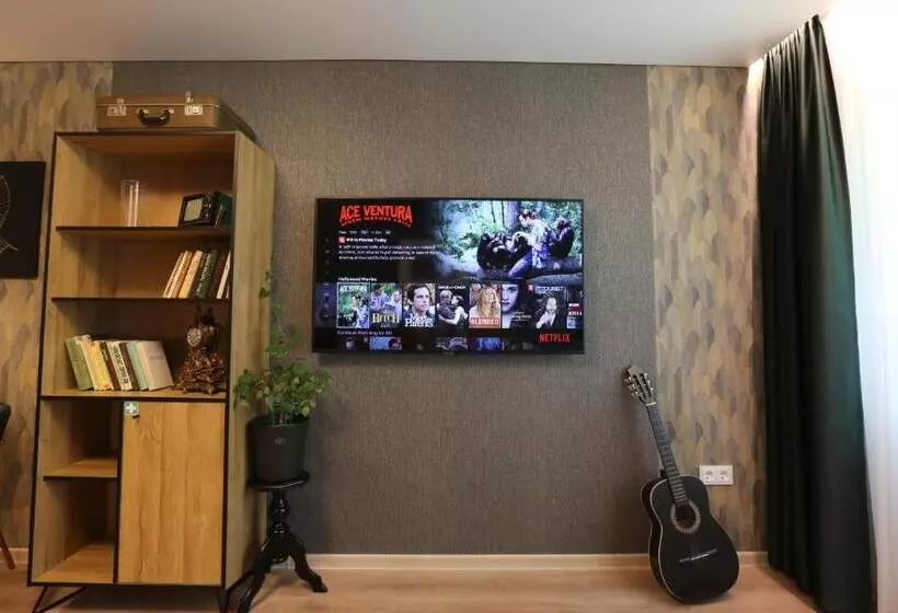Modern 2 Room Apartment   Free Parking   Netflix