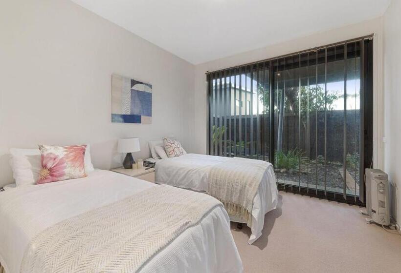 Ocean View Treetops Retreat