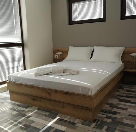 پانسیون флора поморие