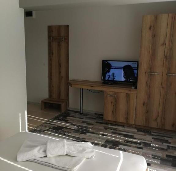 پانسیون флора поморие